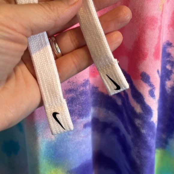 Nike Get Fit Women's French Terry Tie-Dye Training Hoodie - Picture 7 of 10